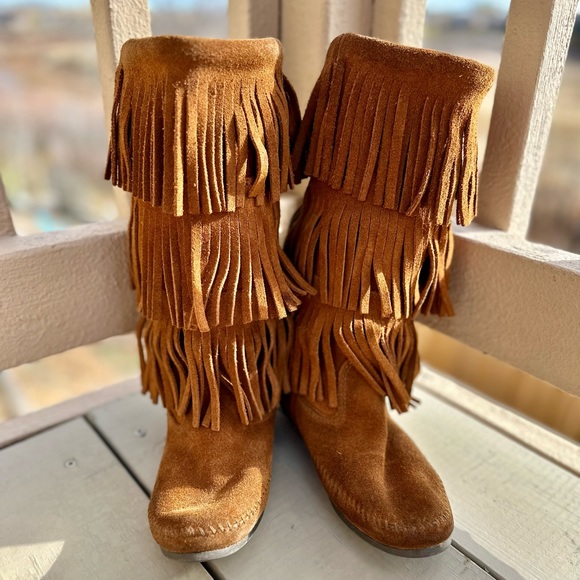 Minnetonka Moccasin 3-layer Fringe Suede Leather Tall Boots - Picture 2 of 16